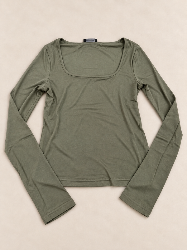 Maglia scollo quadro
