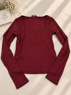 Maglia scollo quadro