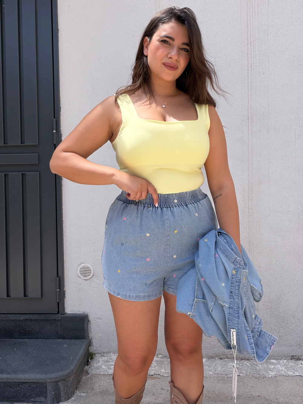Body in lycra scollo quadro giallo