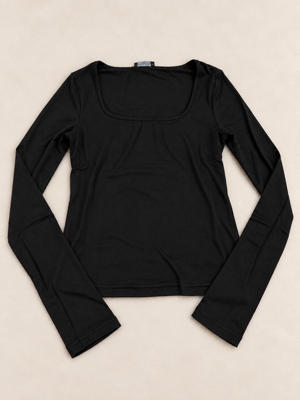Maglia scollo quadro