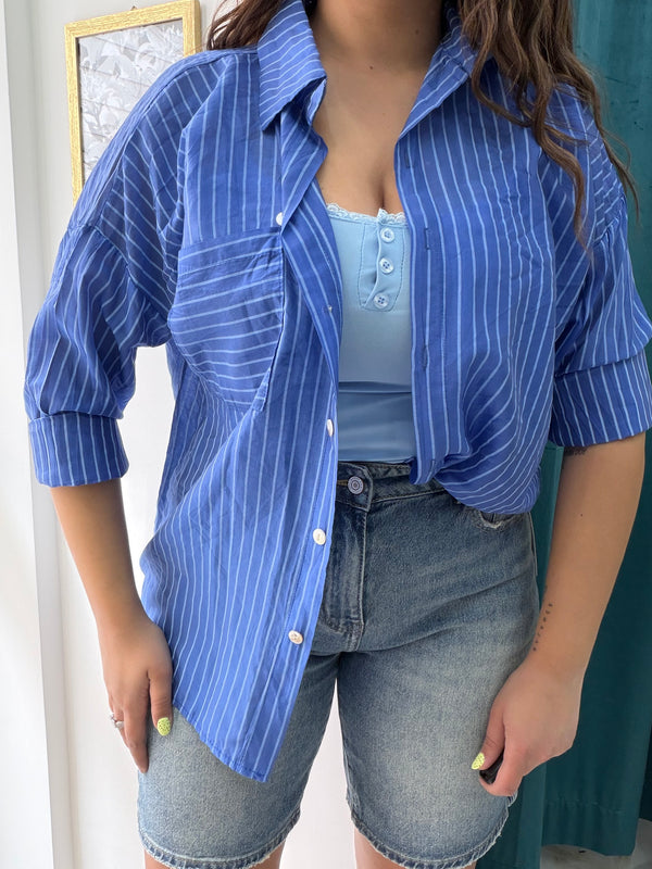 Camicia azzurra righe