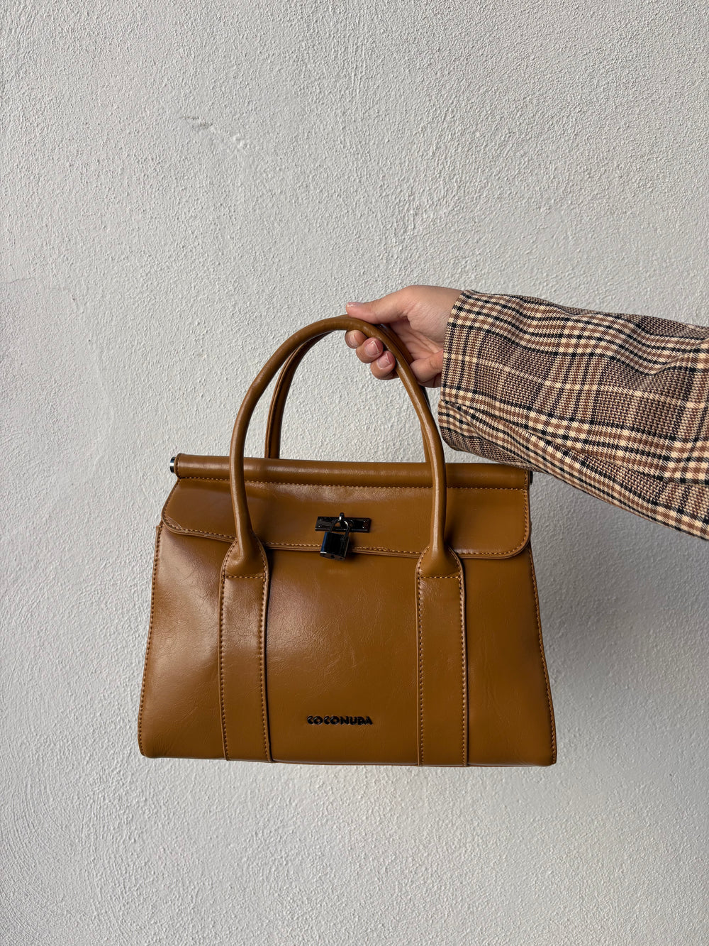 Bag Lucchetto Cammello