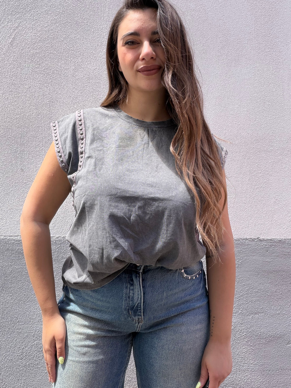Maglia borchie grigia
